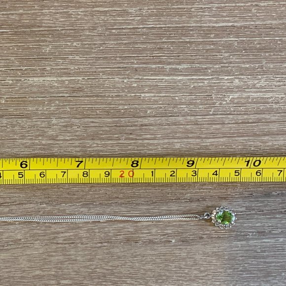 Regal Sterling Silver Pendant Including Petite Chain. - Picture 14 of 14